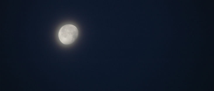sn-fall-moon-photo